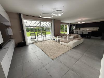 Maison - 145 m² - 6 pièces