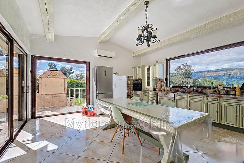 Maison - 177 m² - 5 pièces