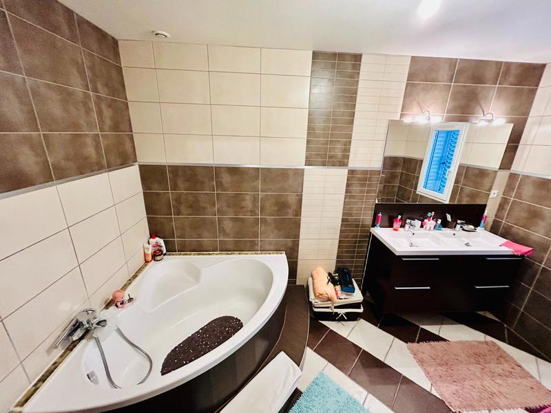 Maison - 129 m² - 5 pièces