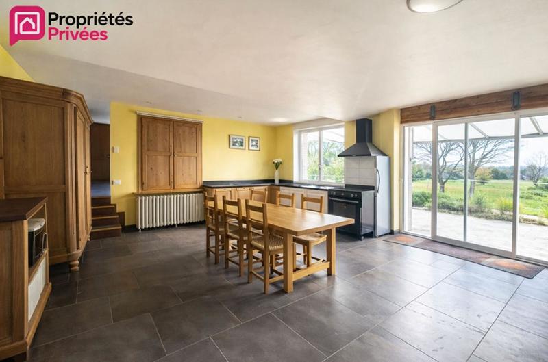 Maison - 180 m² - 8 pièces