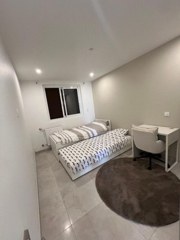 Appartement - 92 m² - 5 pièces