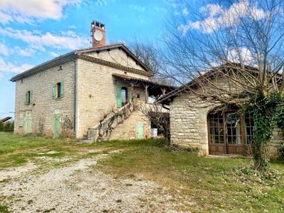 Maison en pierre - 162 m² - 7 pièces