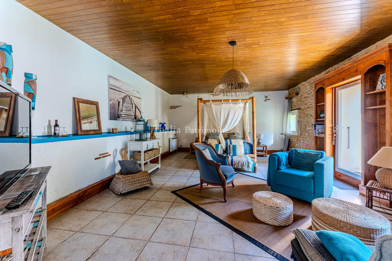 Maison - 500 m² - 14 pièces