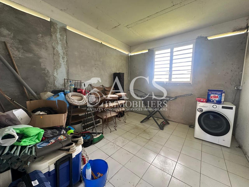 Maison - 220 m² - 6 pièces