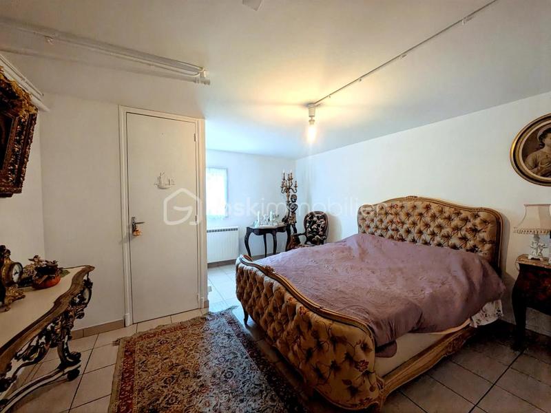 Maison traditionnelle - 186 m² - 8 pièces