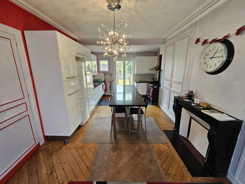 Maison ancienne - 165 m² - 7 pièces