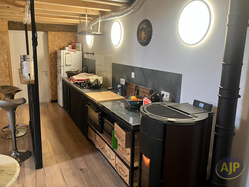 Maison - 180 m² - 8 pièces