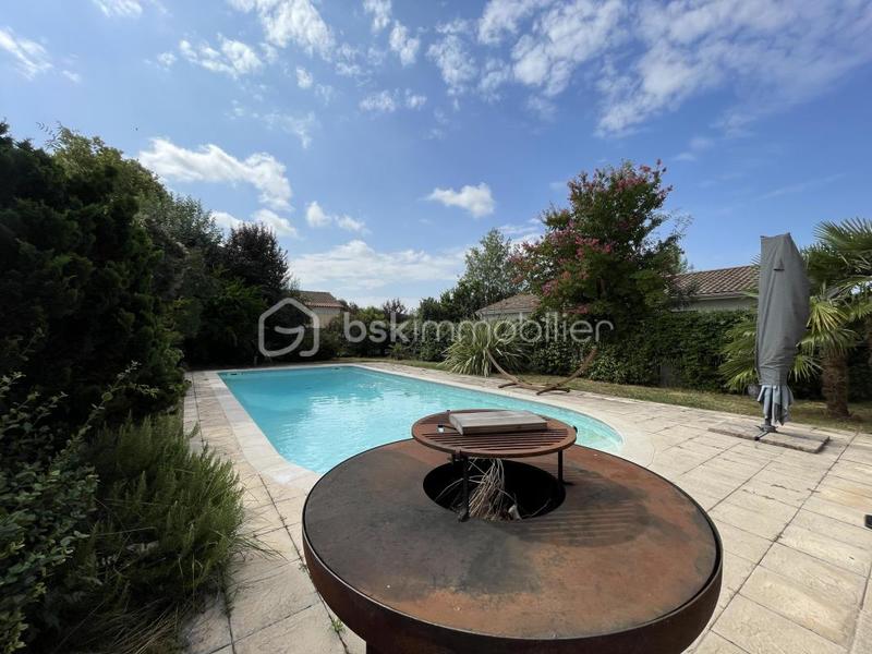 Maison traditionnelle - 175 m² - 6 pièces