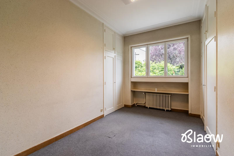 Maison - 450 m² - 10 pièces