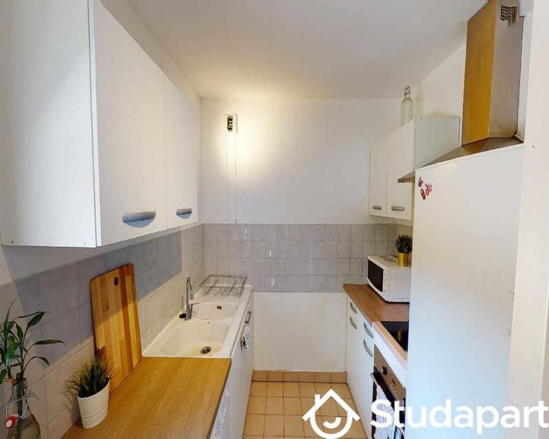 Chambre - 100 m² - 1 pièce