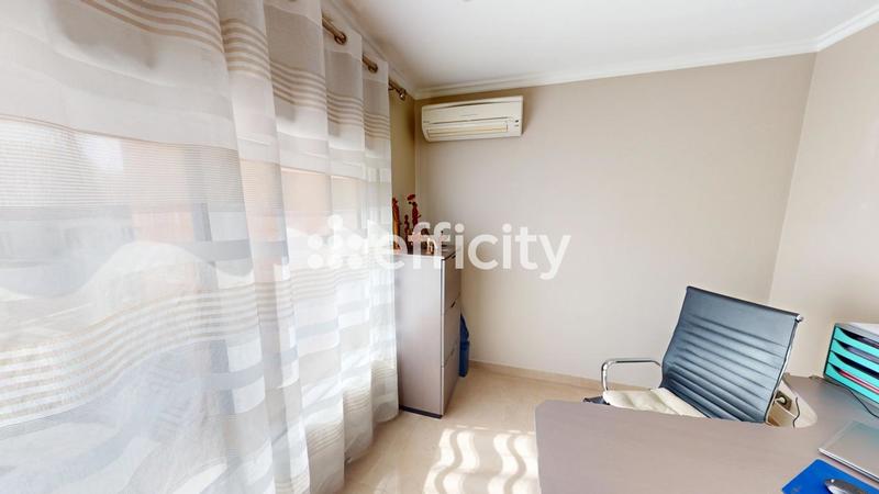 Maison - 235 m² - 6 pièces