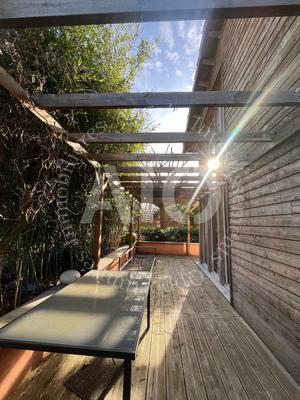 Maison - 360 m² - 10 pièces