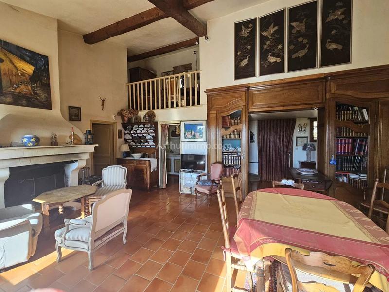 Maison - 261 m² - 7 pièces