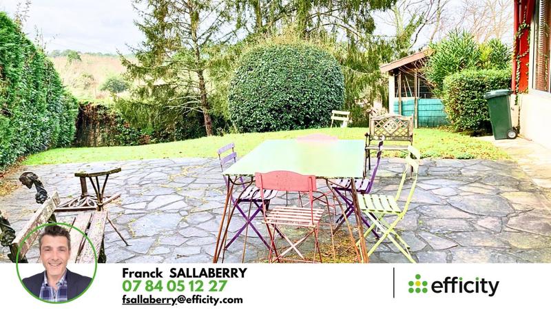 Maison - 215 m² - 9 pièces