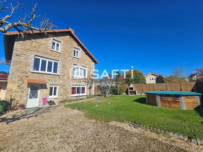 Maison - 234 m² - 9 pièces