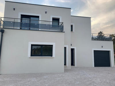 Maison - 121 m² - 6 pièces