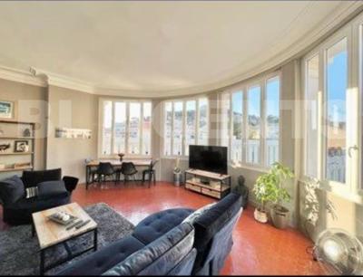 Appartement - 82 m² - 3 pièces