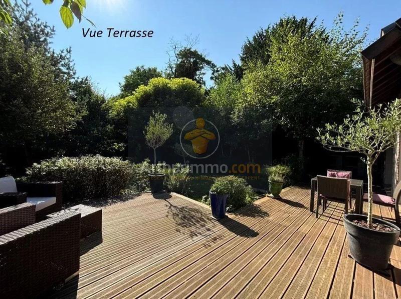 Maison - 186 m² - 8 pièces