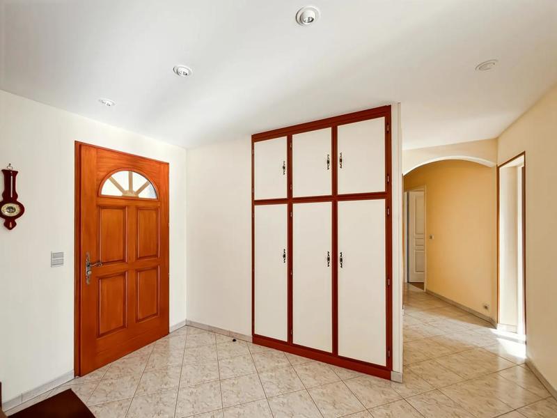 Maison - 177 m² - 7 pièces