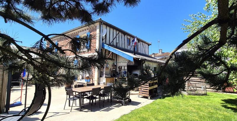 Maison - 161 m² - 7 pièces