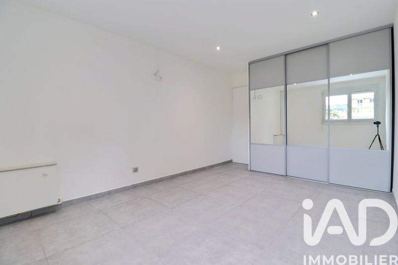 Appartement - 102 m² - 5 pièces