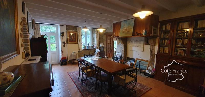 Propriété - 200 m² - 8 pièces