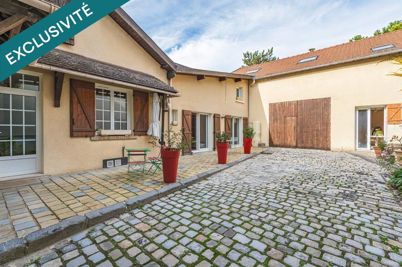 Maison - 267 m² - 10 pièces