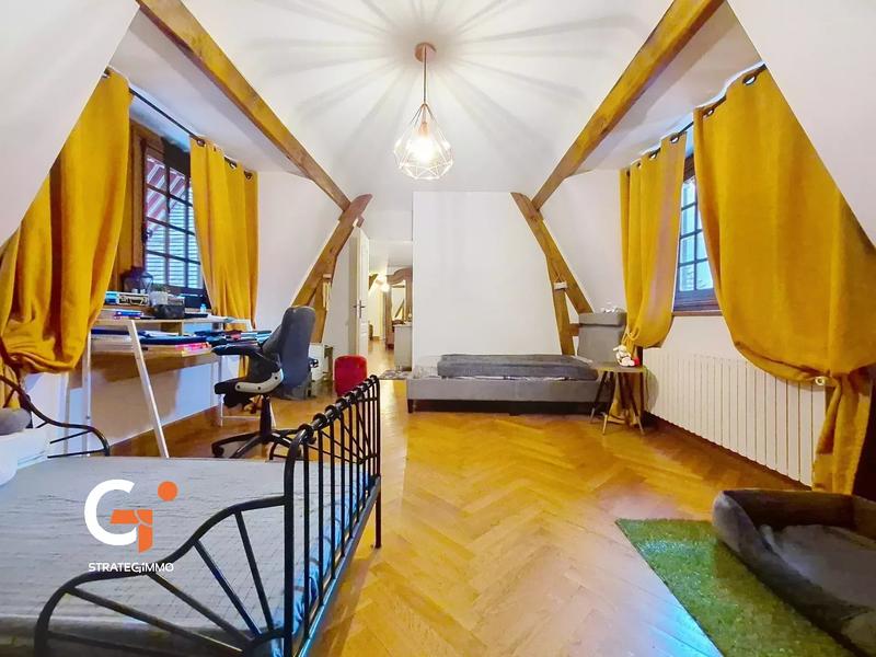 Maison - 350 m² - 8 pièces