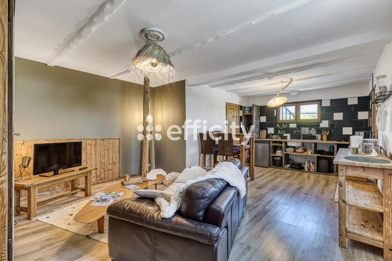 Maison - 228 m² - 9 pièces