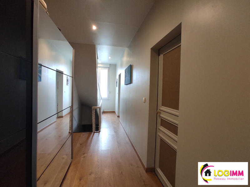 Maison - 205 m² - 7 pièces