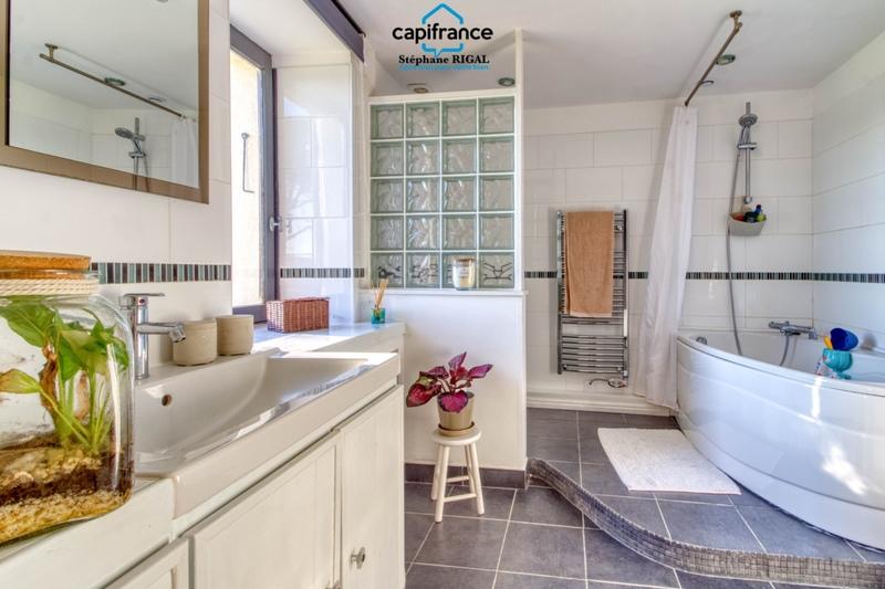 Propriété - 190 m² - 9 pièces