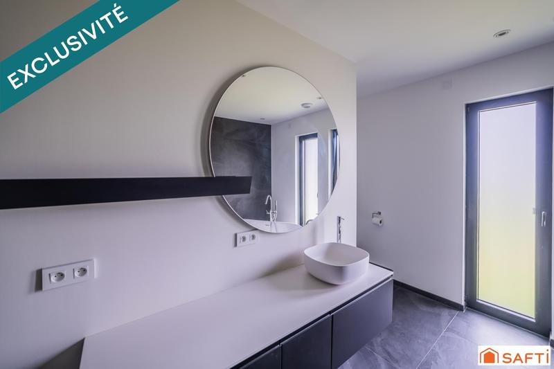 Maison - 220 m² - 6 pièces