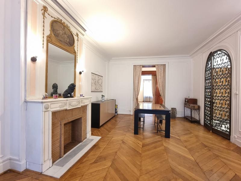 Appartement - 134 m² - 6 pièces