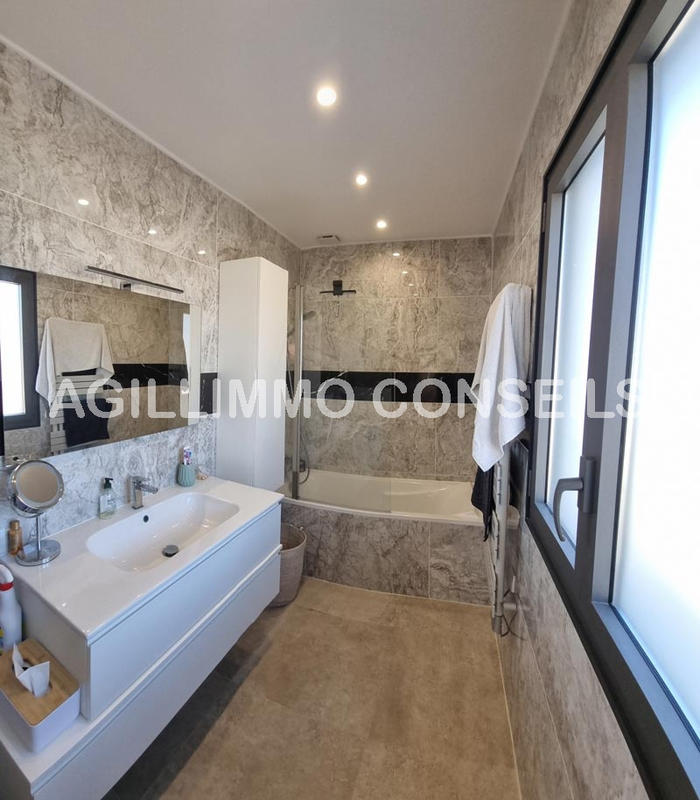 Villa - 150 m² - 5 pièces