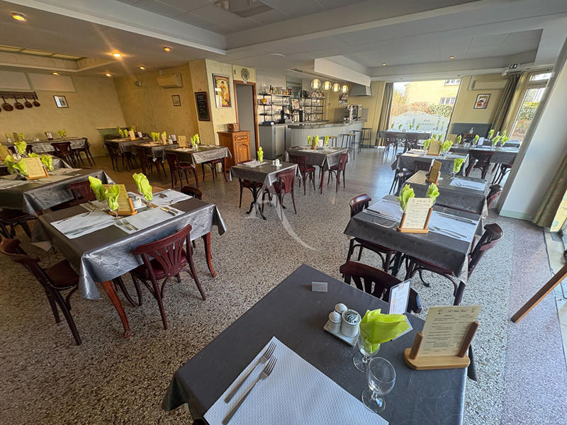 Local commercial - 238 m²