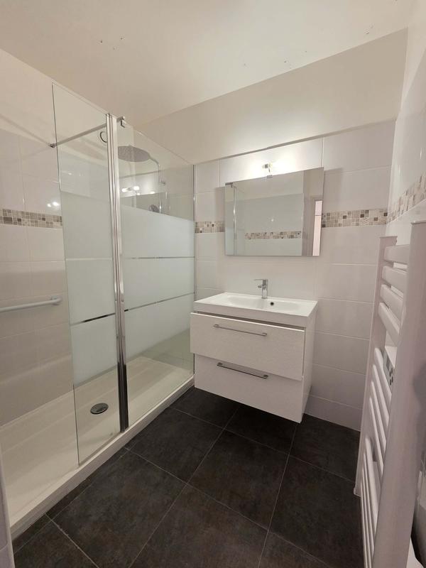 Appartement - 65 m² - 2 pièces