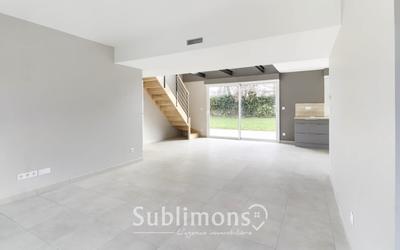 Maison traditionnelle - 136 m² - 6 pièces