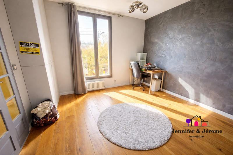 Maison - 267 m² - 9 pièces
