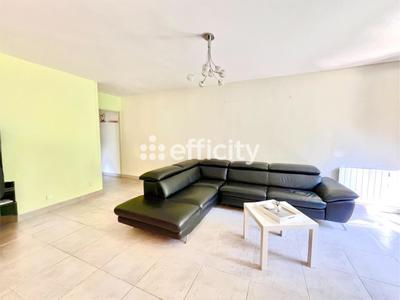 Appartement - 90 m² - 4 pièces