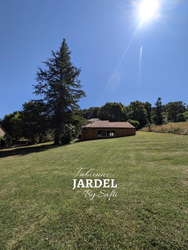 Maison - 200 m² - 8 pièces