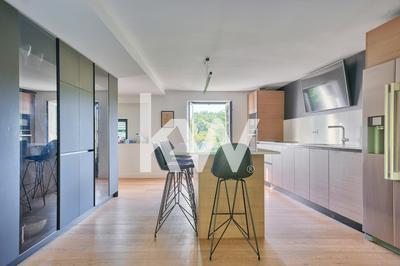 Maison - 351 m² - 8 pièces