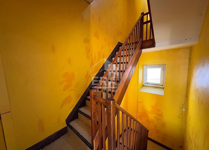 Immeuble - 140 m² - 10 pièces