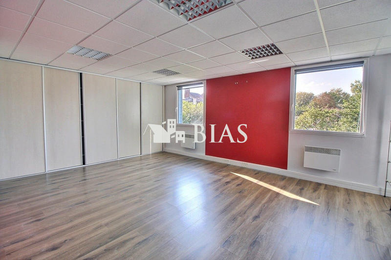 Bureau - 192 m²