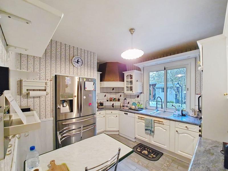 Maison - 215 m² - 6 pièces