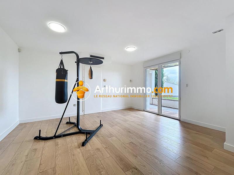 Maison - 278 m² - 8 pièces