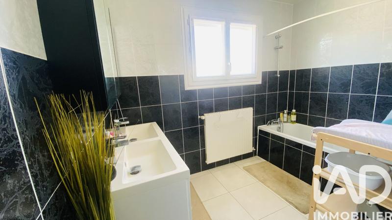 Maison - 159 m² - 8 pièces