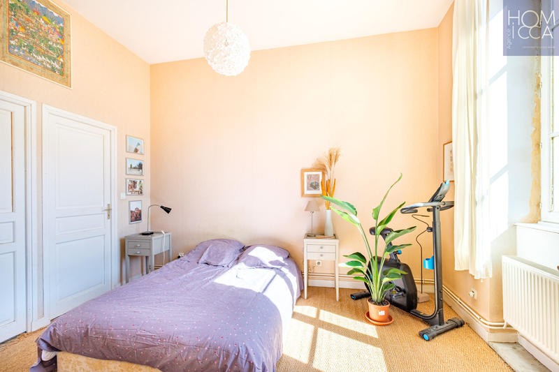 Appartement - 99 m² - 4 pièces