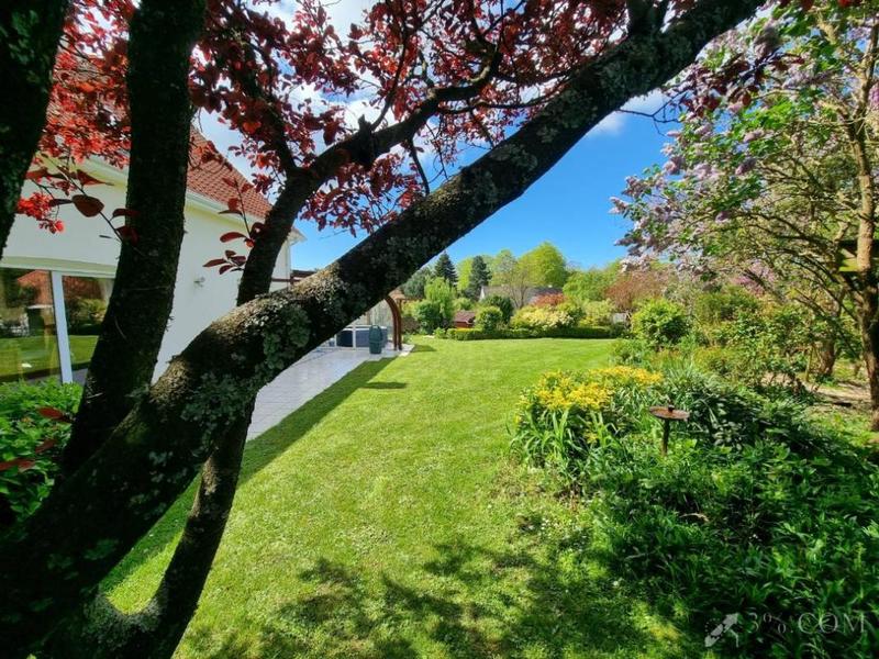 Pavillon - 215 m² - 6 pièces