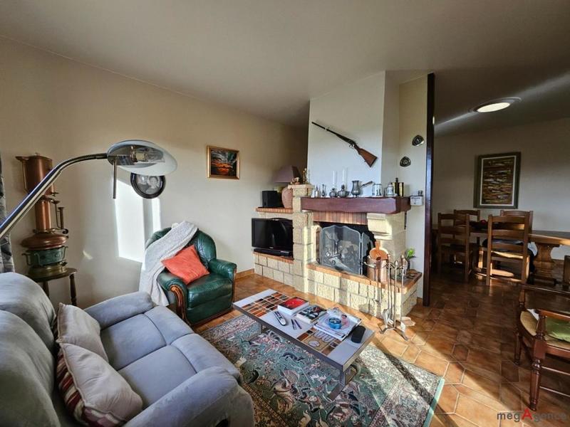 Maison - 218 m² - 6 pièces