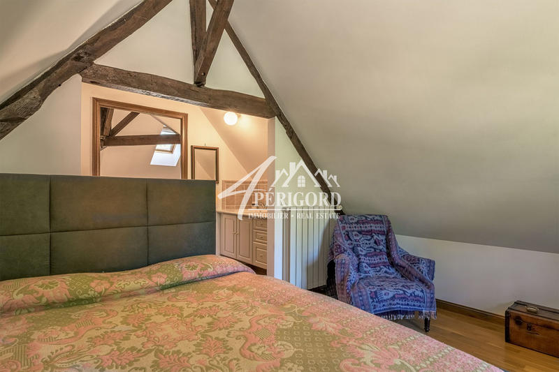 Maison - 227 m² - 14 pièces